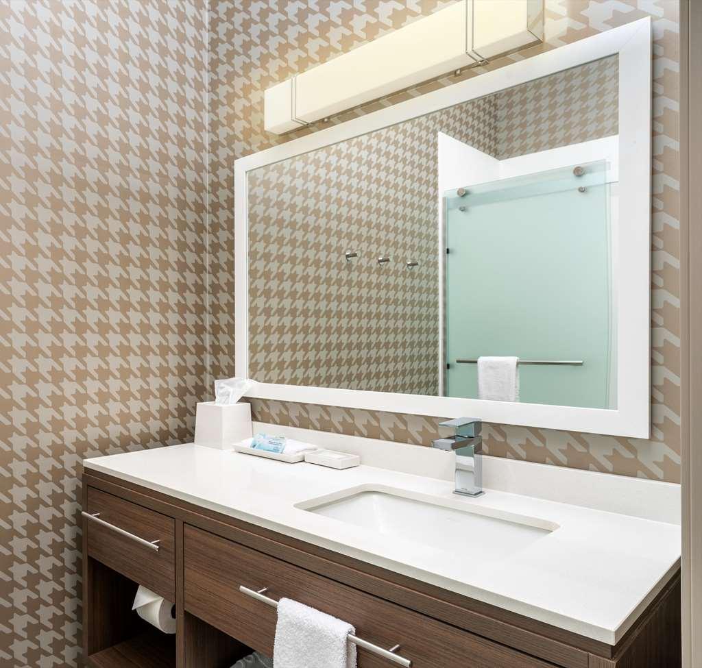 Home2 Suites By Hilton לייק הבאסו סיטי חדר תמונה